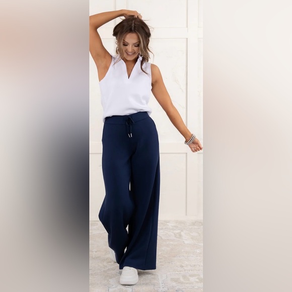 SPANX AirEssentials Timeless Navy
Wide Leg Pant - Picture 2 of 8